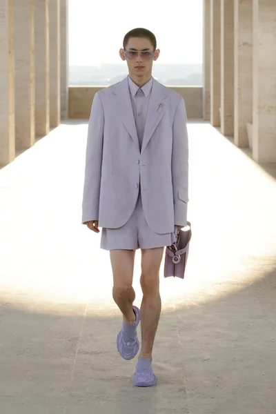 Look 8